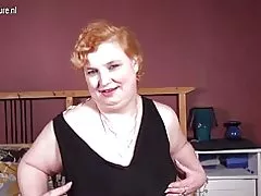 Gwo amatè granmè ak pi renmen jwèt nwa