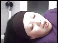 Fin vye granmoun vyetnamyen pran yon dick nwa