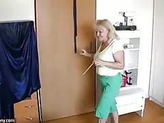 Oldnanny chubby ki gen matirite ak fin vye granmoun ki gen matirite jwe ak pussy